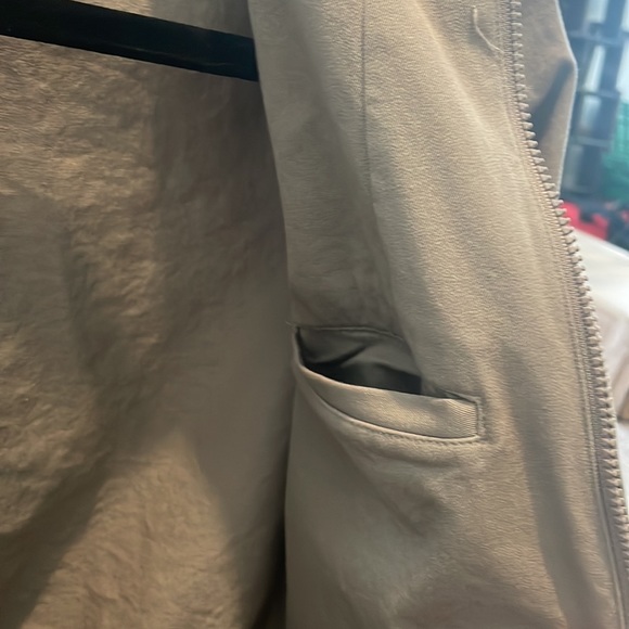 Eileen Fisher lightweight jacket. - Picture 4 of 6